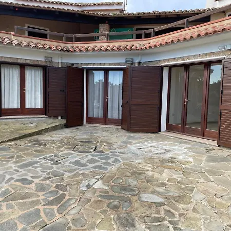 בית נופש Punta Grecale לה מדלנה